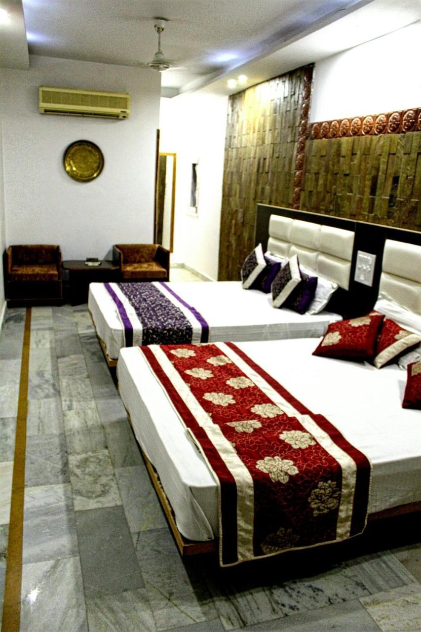 Kaveri Hotel And Restaurant Yamunānagar Extérieur photo