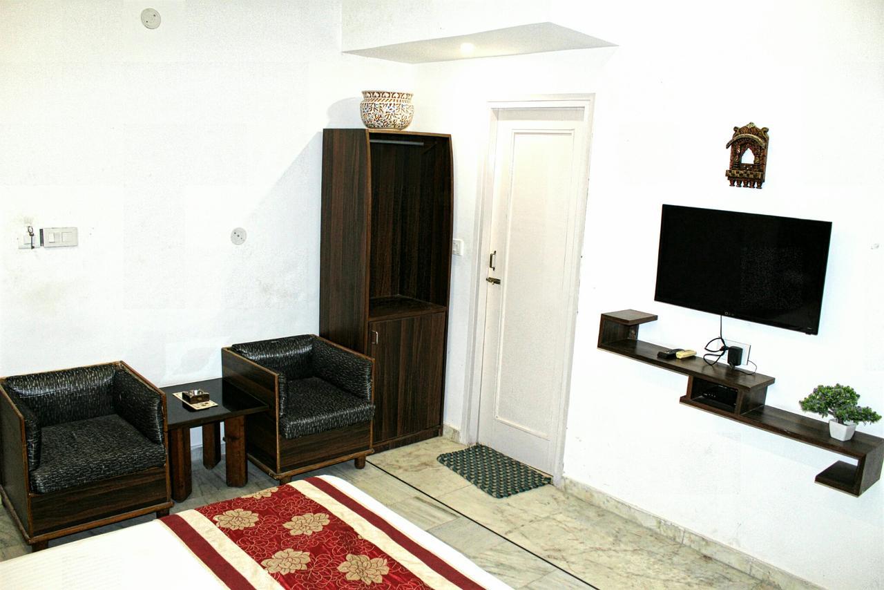 Kaveri Hotel And Restaurant Yamunānagar Extérieur photo